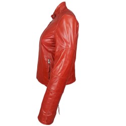 blouson en cuir de buffle col rond rouge brillant vue de cote